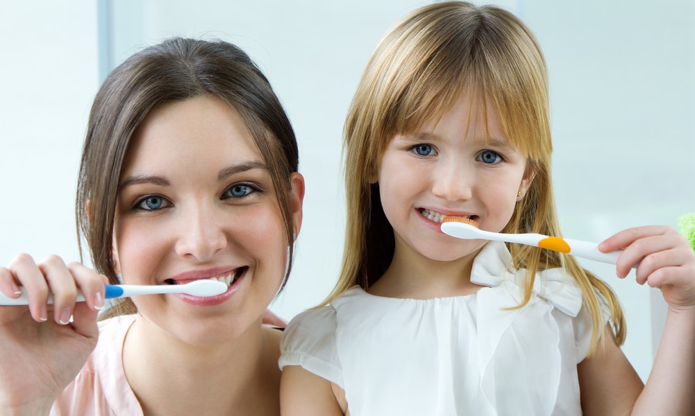 天冷，刷牙该用冷水还是热水？—义乌口腔护理