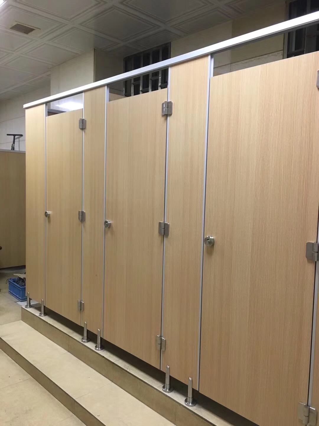 雅之洁分享四川卫生间隔断设计的小常识