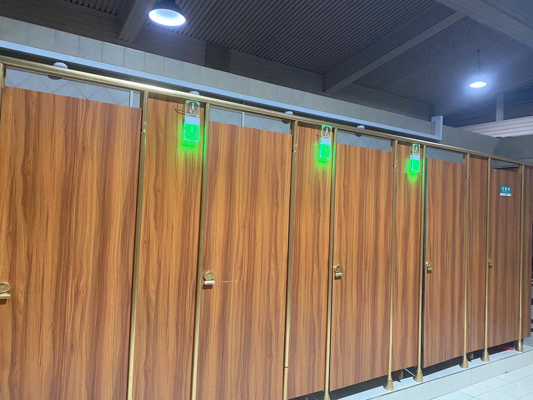 新安高速服务区——公共卫生间隔断