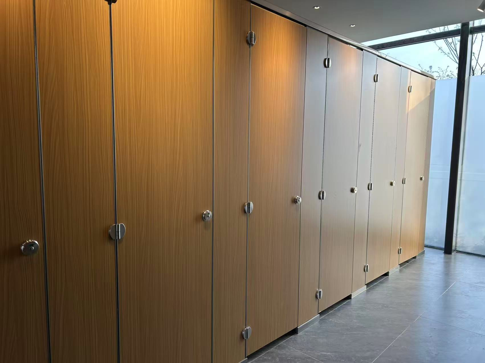 郫县望丛中央公园公共卫生间隔断