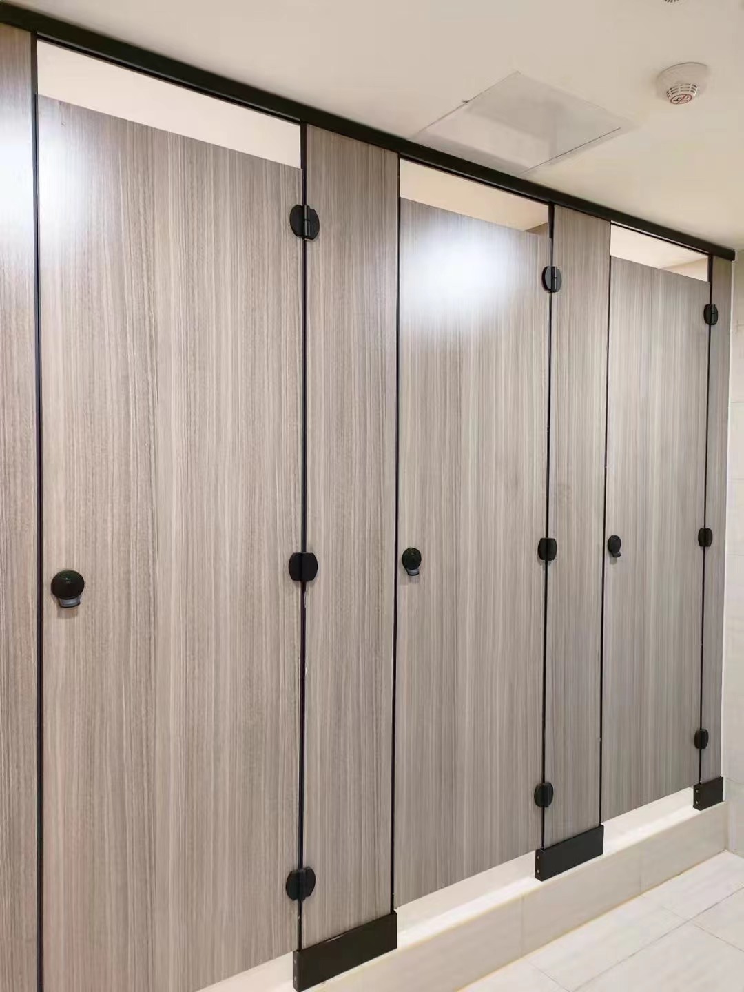 成华区科技大厦办公区厕所隔断