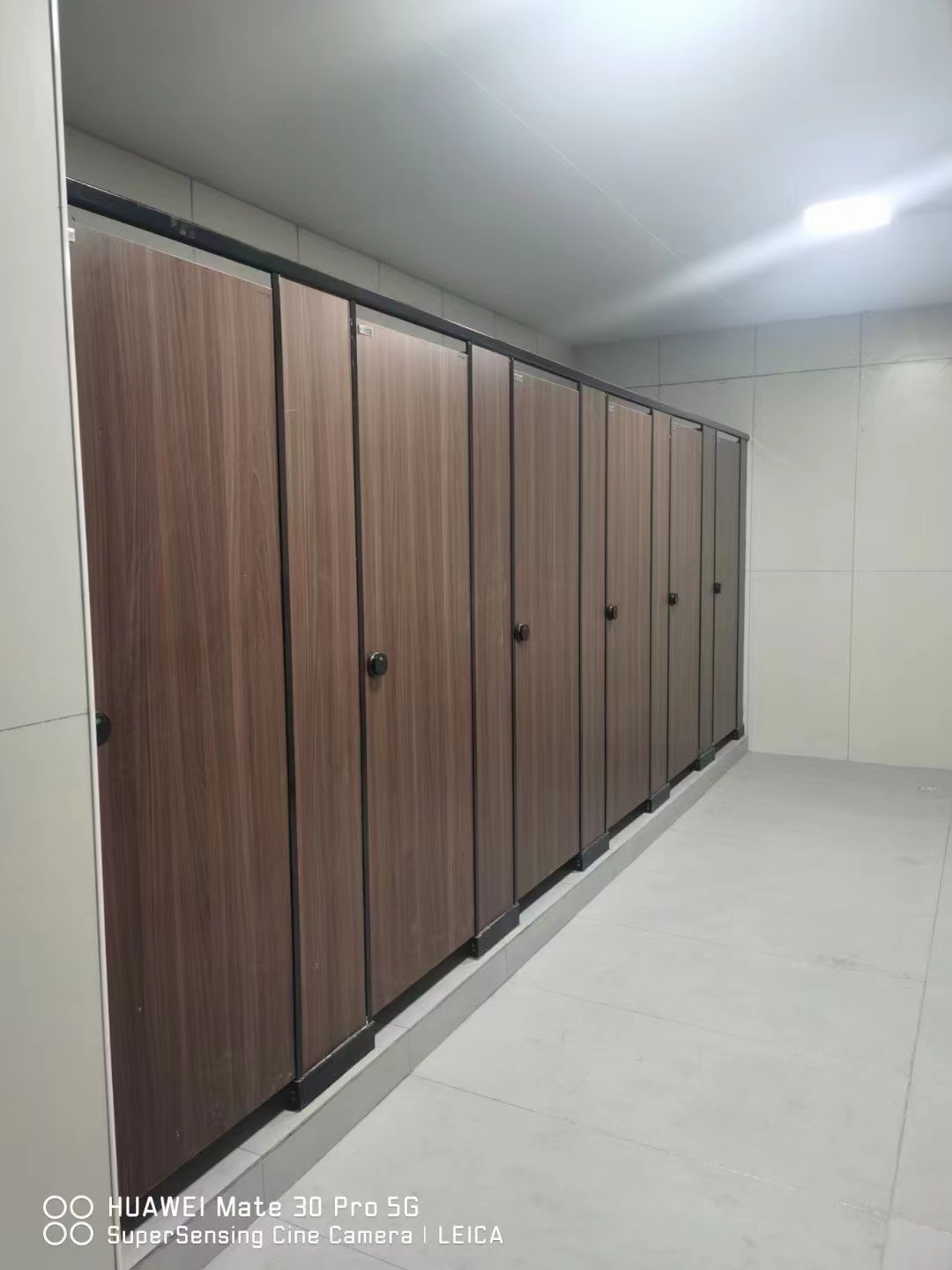 温江奇迹恒温游泳馆厕所隔断