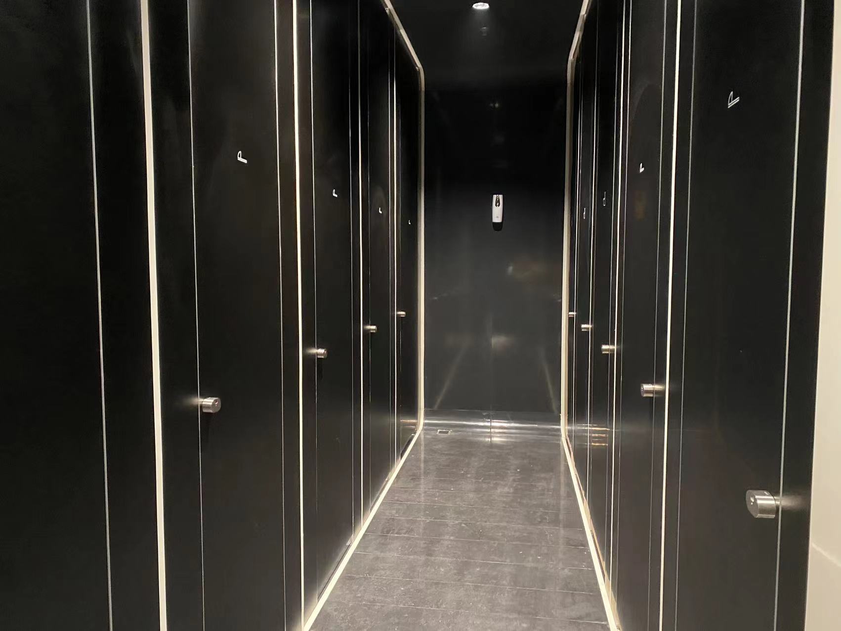 科幻馆公共卫生间隔断