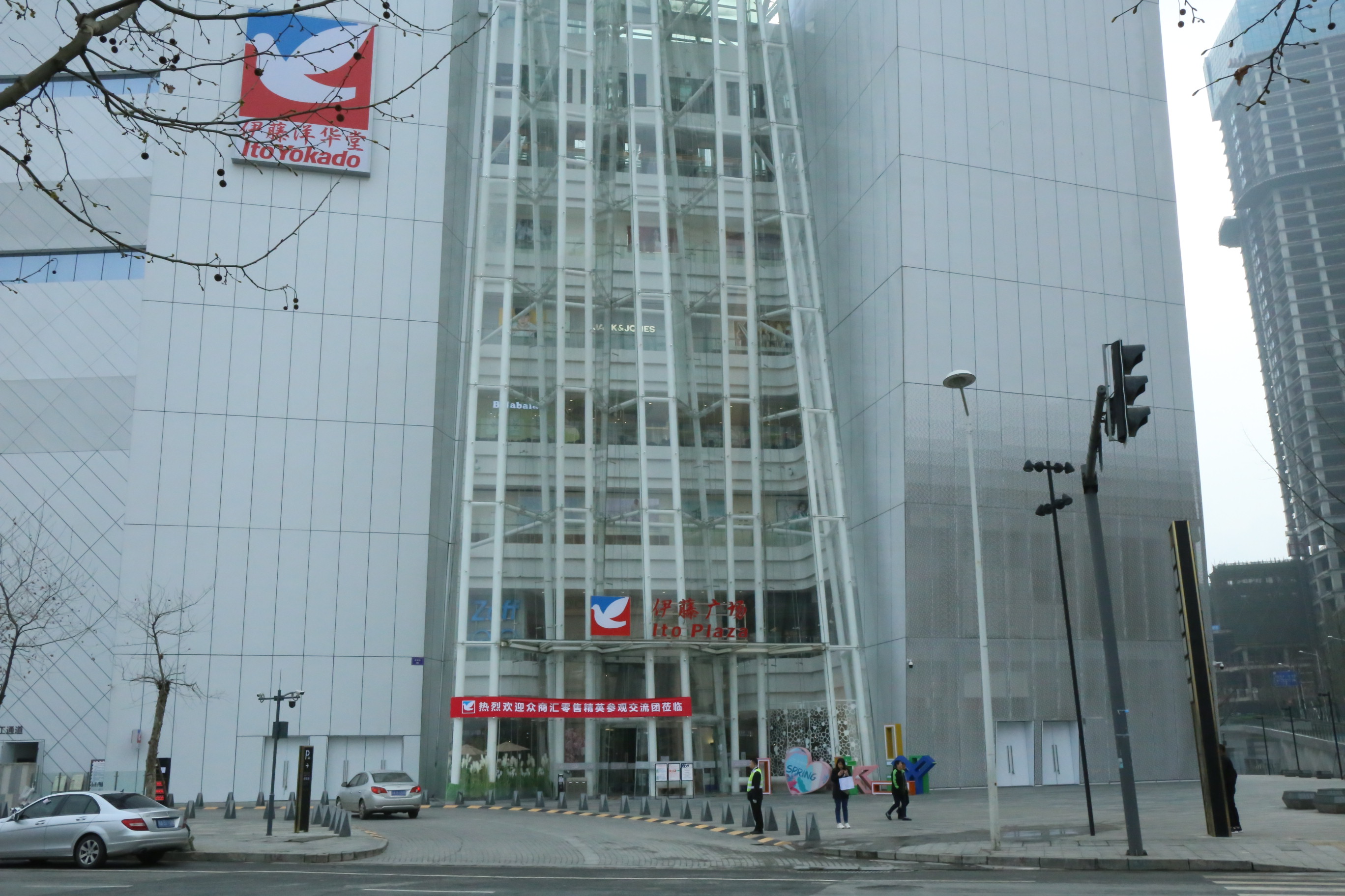 成都厕所隔断配件的分类主要有下面几种