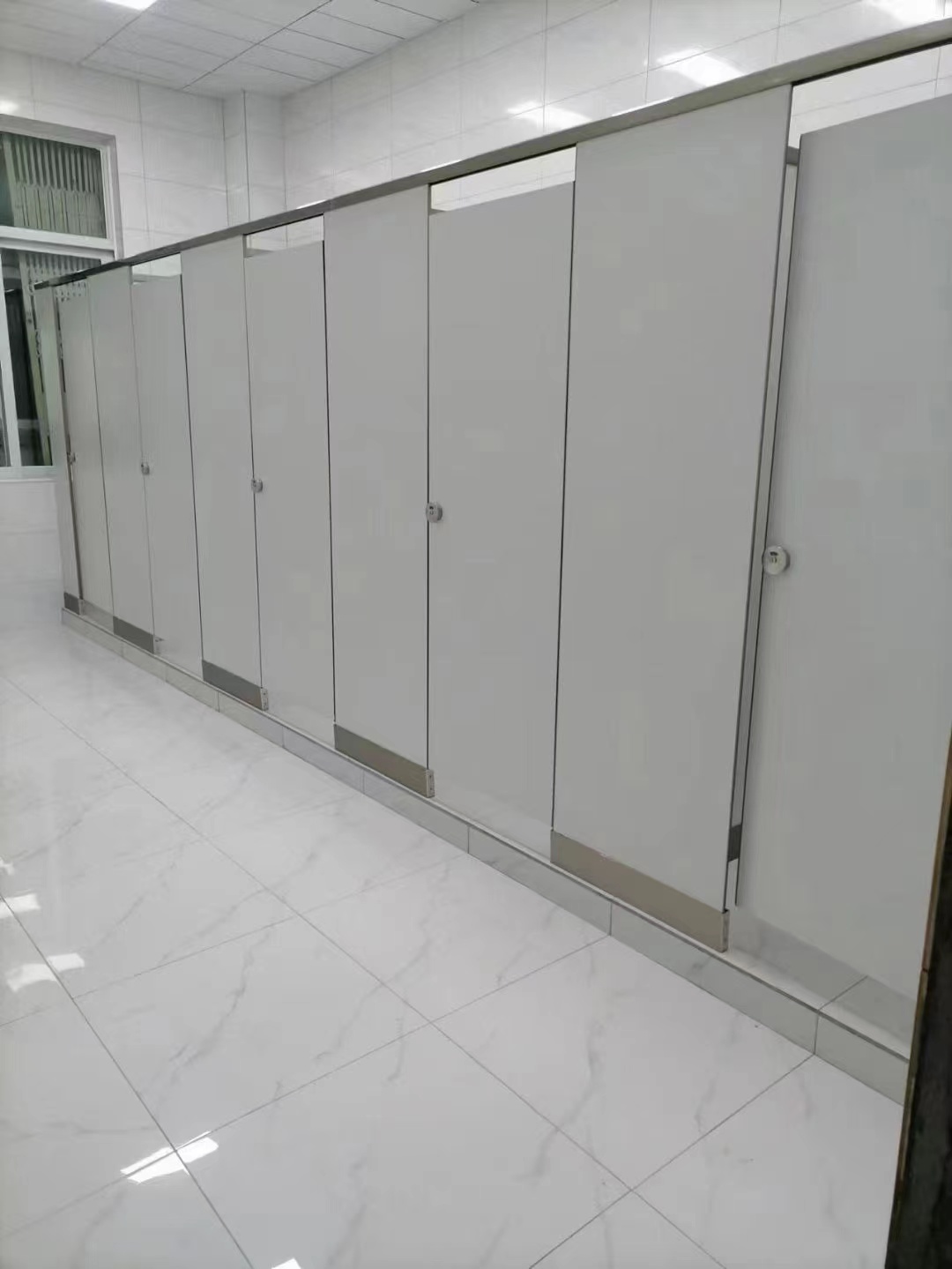 新都汽车站公共厕所隔断