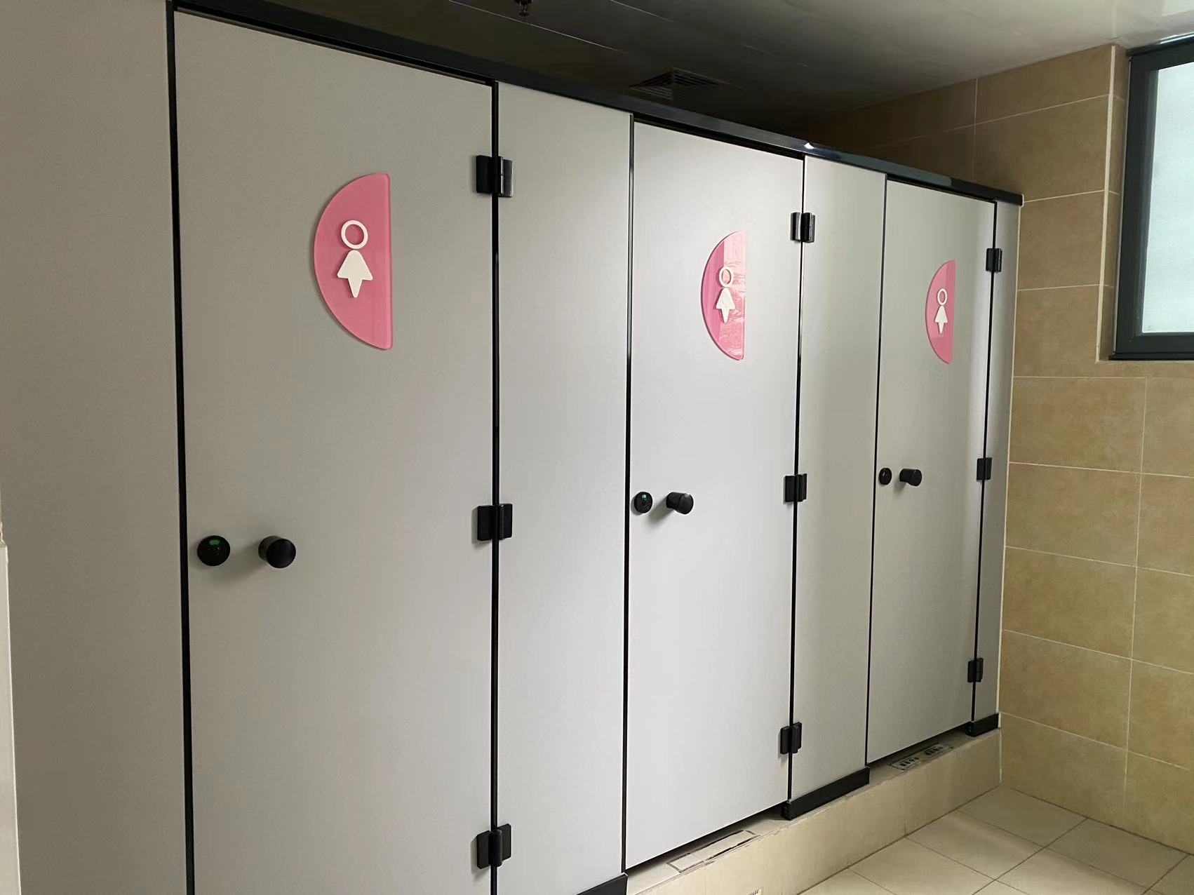 望丛幼儿园卫生间隔断