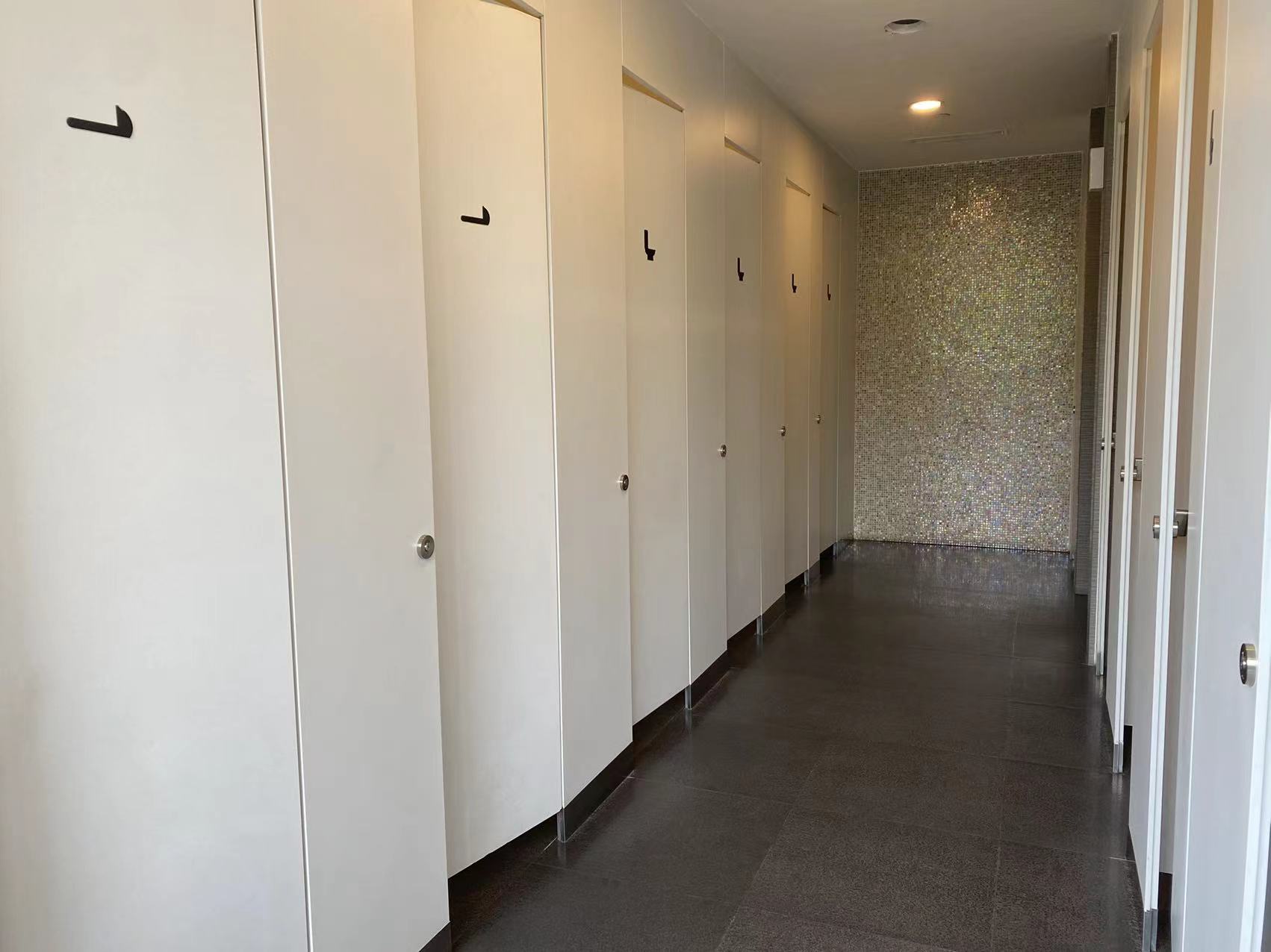 来福士广场厕所隔断