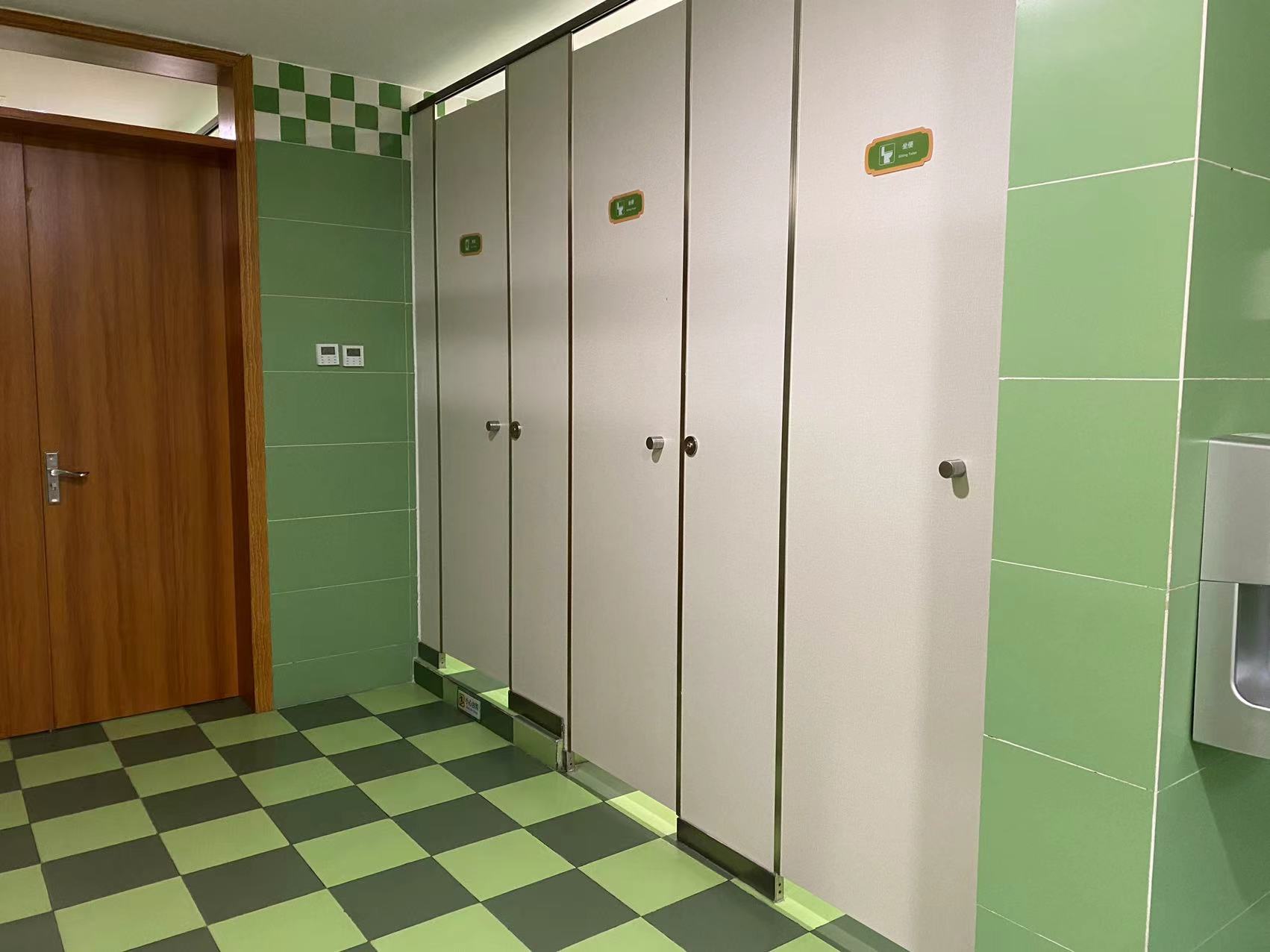 儿童乐园厕所隔断