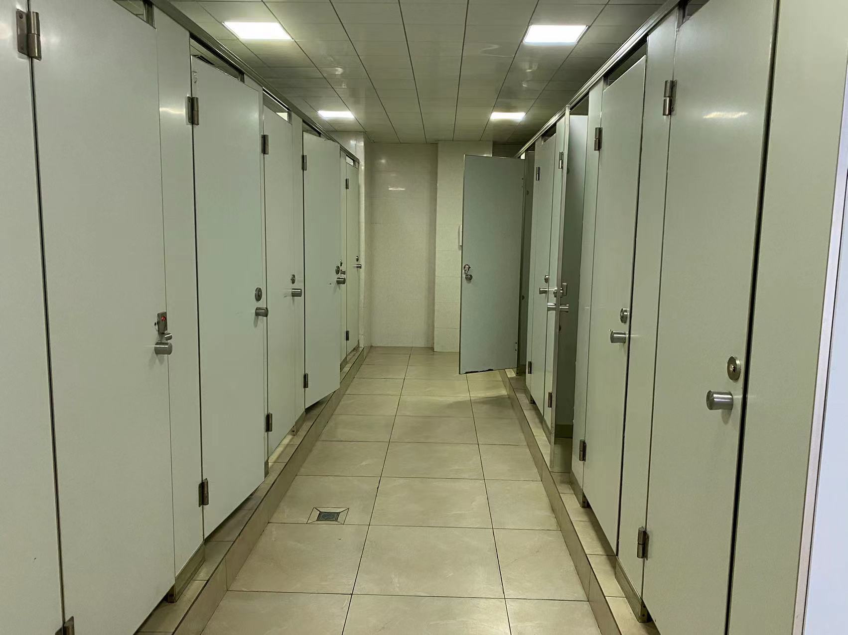 重要交通枢纽公共卫生间隔断