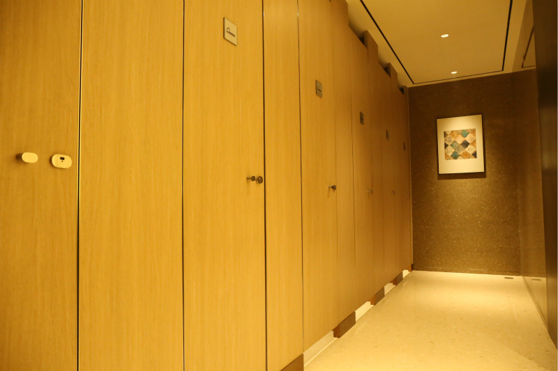 九方商场卫生间隔断