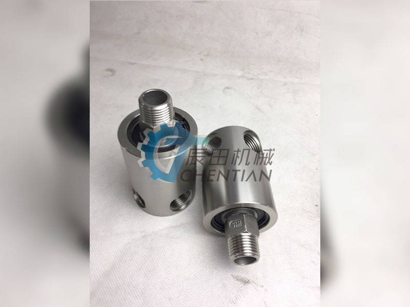 一进四出旋转接头