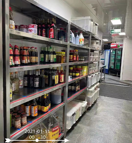 例行檢查：調(diào)味品分類擺放