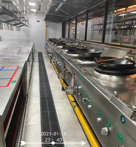 例行檢查：灶具按位置擺放