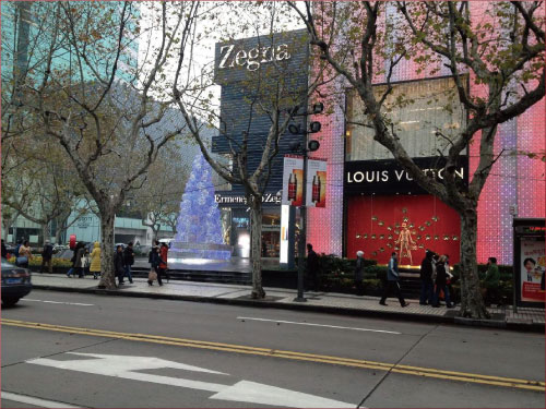 上海淮海中路商圈道旗广告,陕西南路电杆旗广告,大上海时代广场路边对旗广告