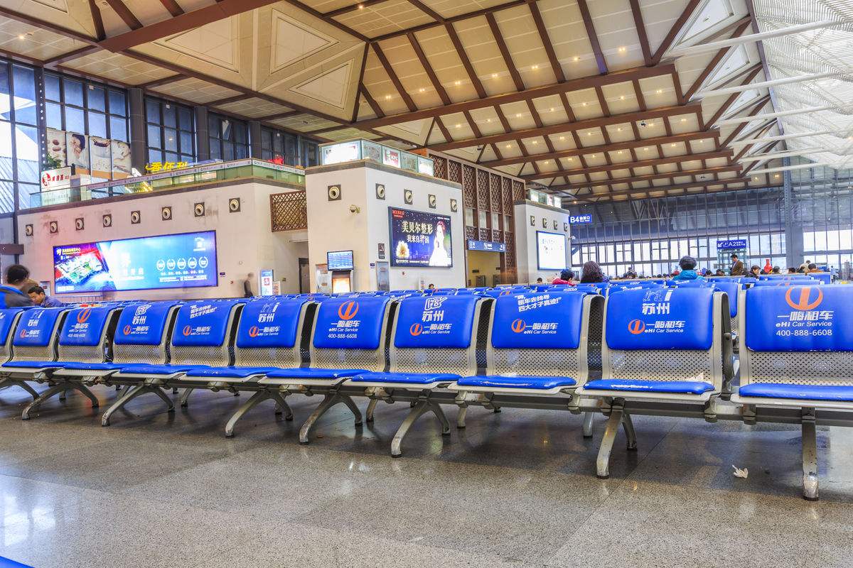 上海虹桥高铁站,上海火车站,华东高铁站候车厅座椅广告