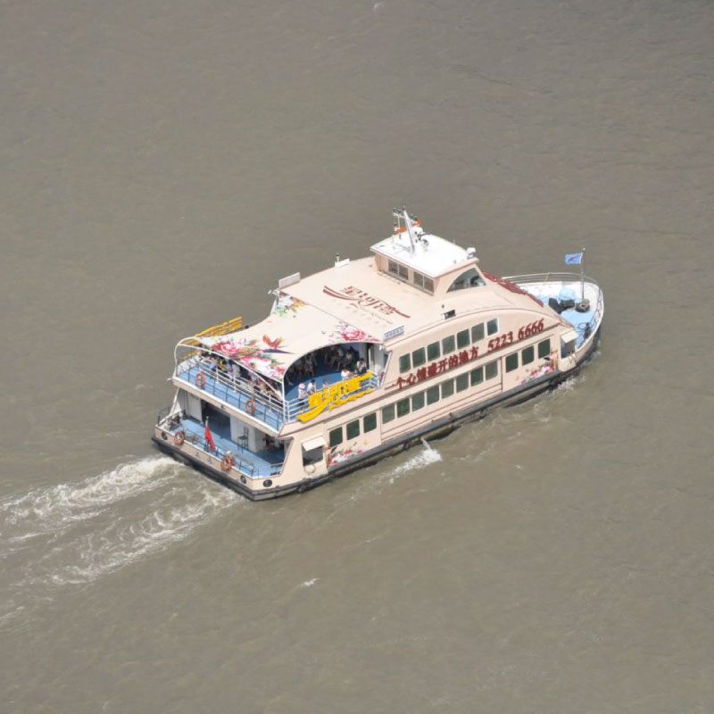 上海外滩摆渡船广告