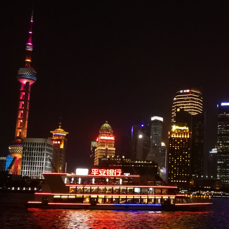 上海外滩摆渡船广告