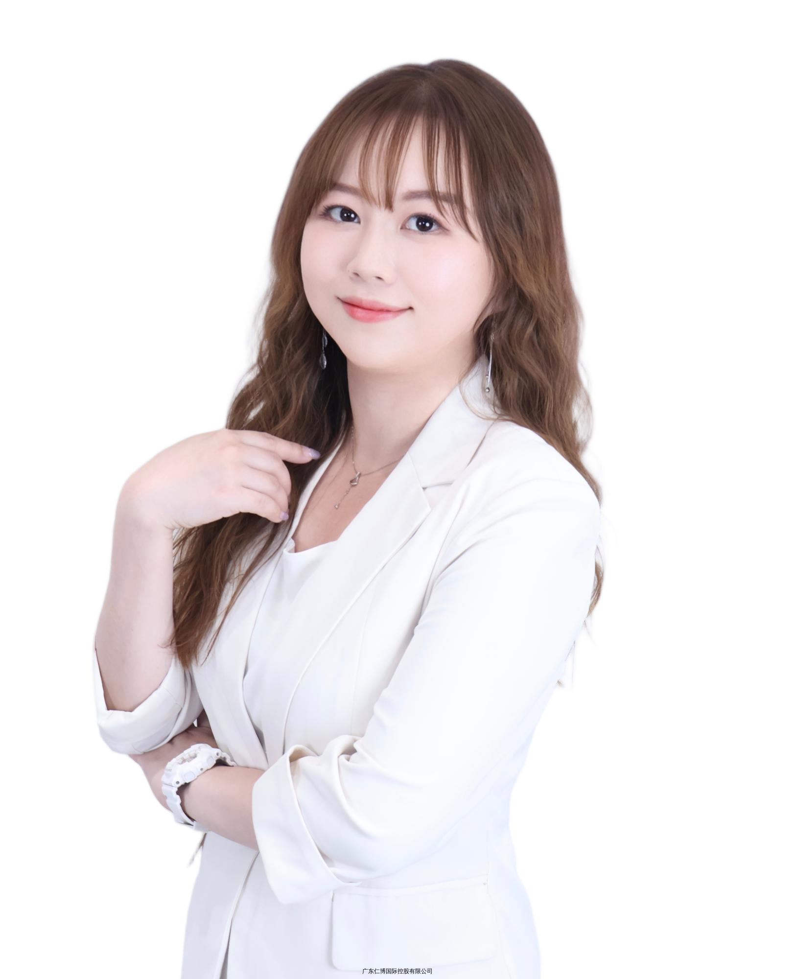 曾依蓝<br />
人力资源部办公室副主任<br />
人力资源中级管理师<br />
汕尾市人力资源管理协会(会员)<br />
输送100+香港劳工<br />
