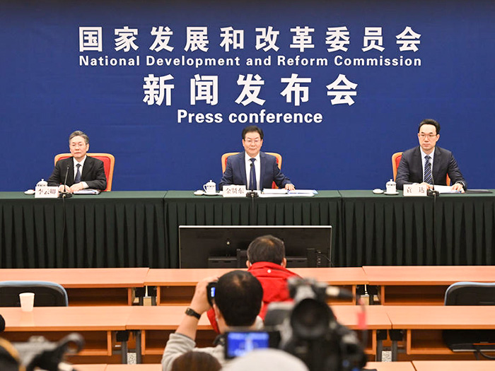 重磅丨国家发改委发文推进县城城镇化公共停车场建设 