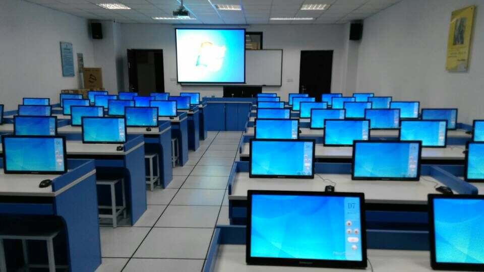 <span style="font-family:Microsoft YaHei;font-size:14px;">陆军工程大学云终端语音学习室</span>