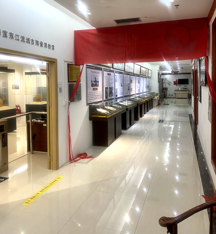 公告 ----刘汉新《秋长客韵》彩瓷画特展