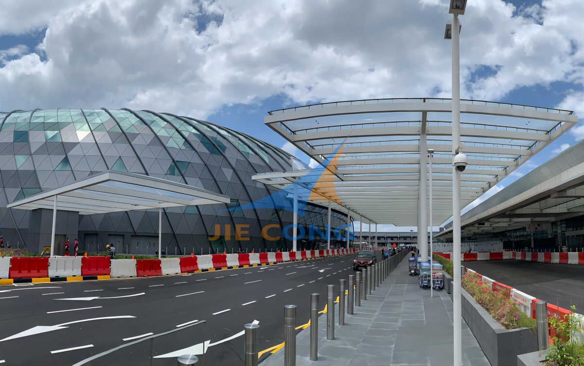 樟宜机场连廊膜结构风雨棚