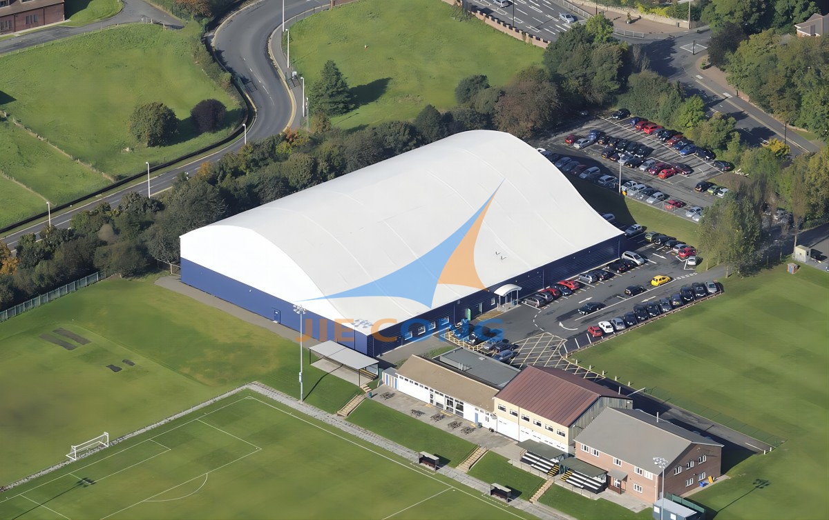 蓝火焰体育俱乐部无挡板篮球设施