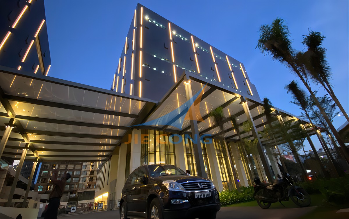 曼亚塔商业园遮阳雨棚膜结构