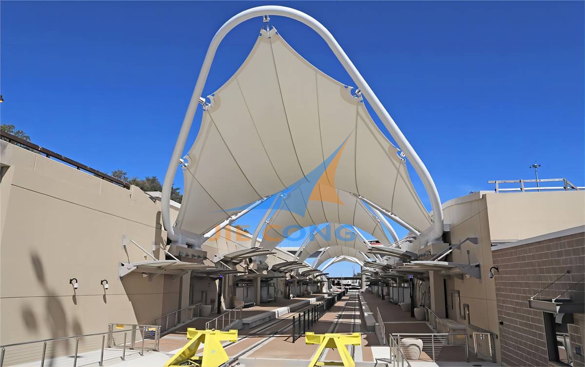 DFW机场站交通中心屋面膜结构