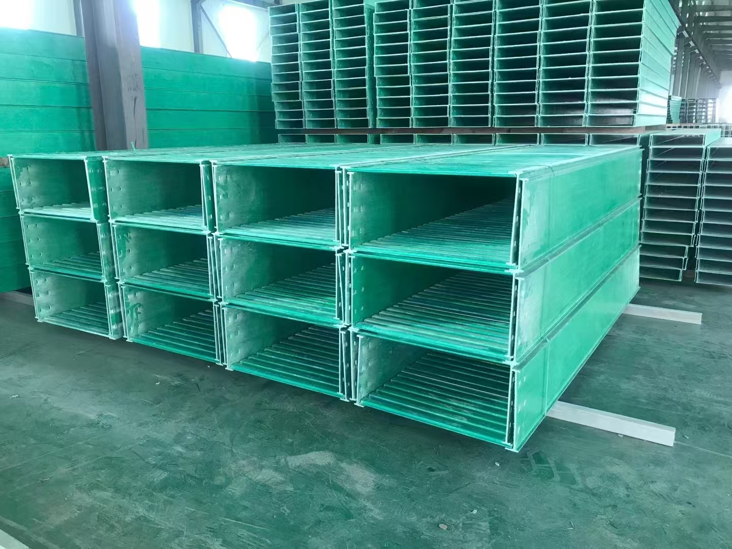 玻璃钢电缆桥架