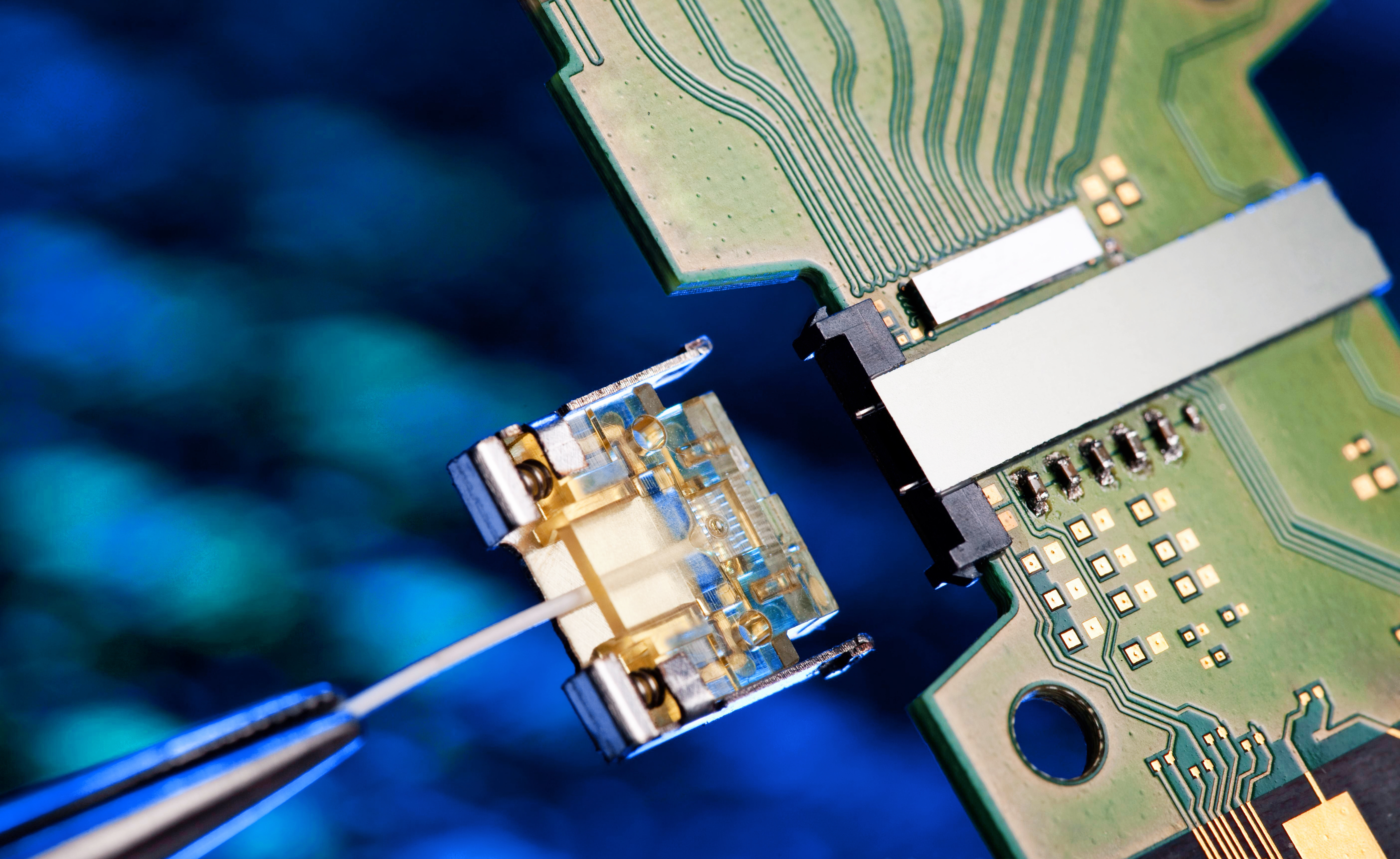 从松下MEGTRON到M9级覆铜板：命名体系、材料演进与BCB光刻胶国产化协同