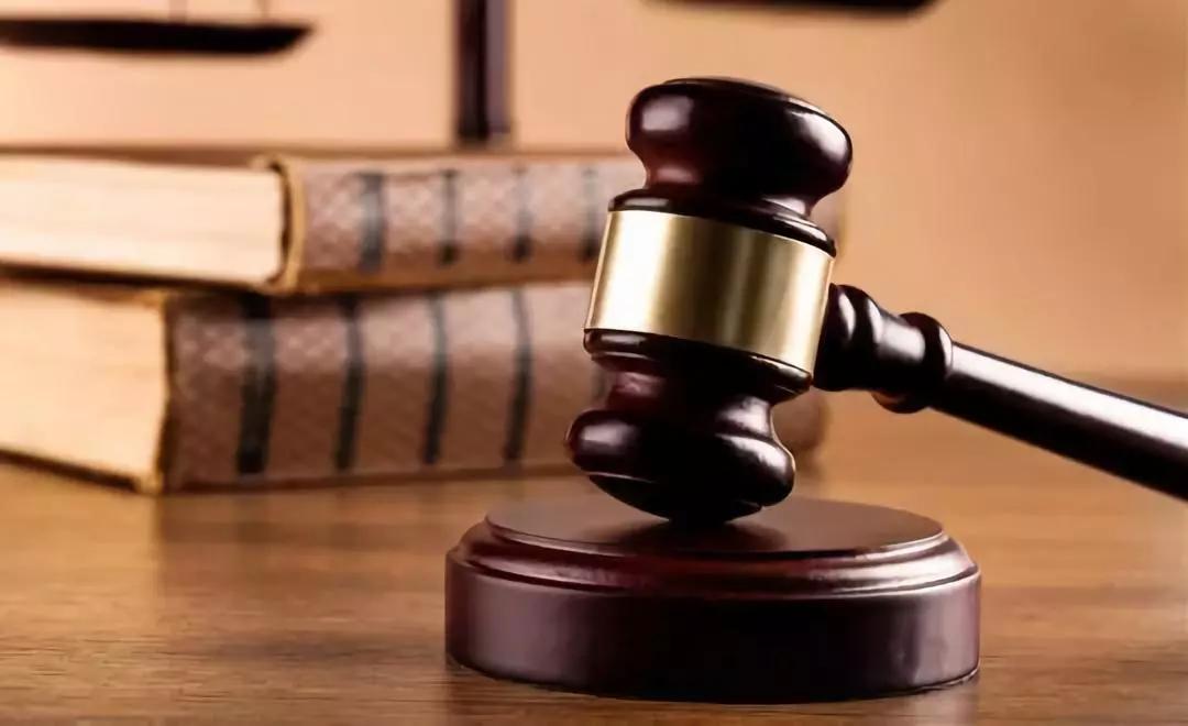 货主在货物运输途中要求退运或者改港，造成的损失该由谁承担？