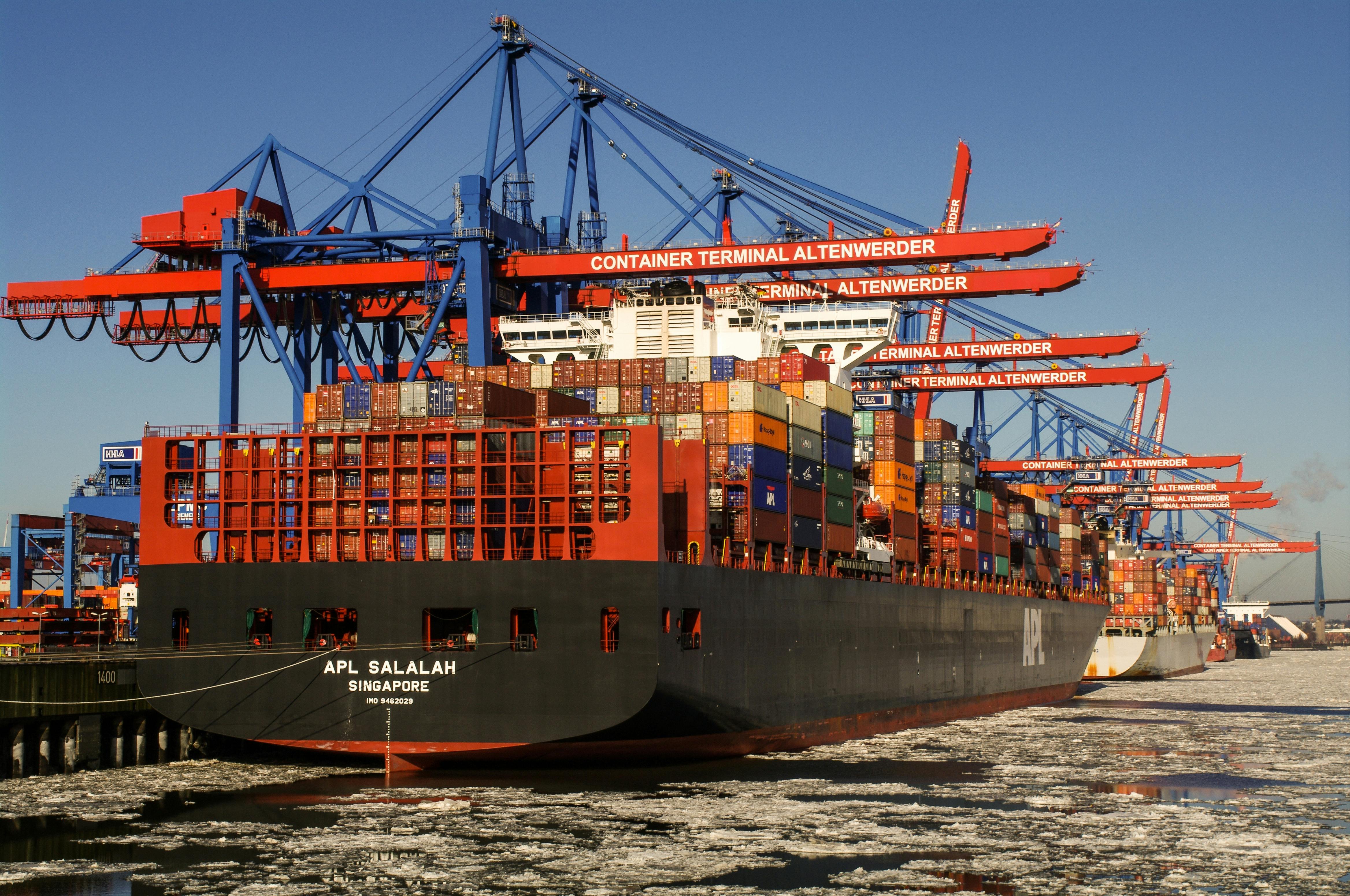 洛杉矶港预计：全球贸易将回落