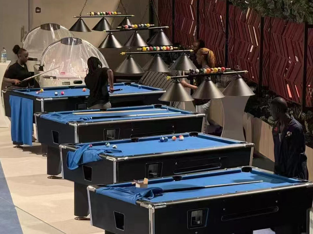 Foreign coin-operated billiard table accessories