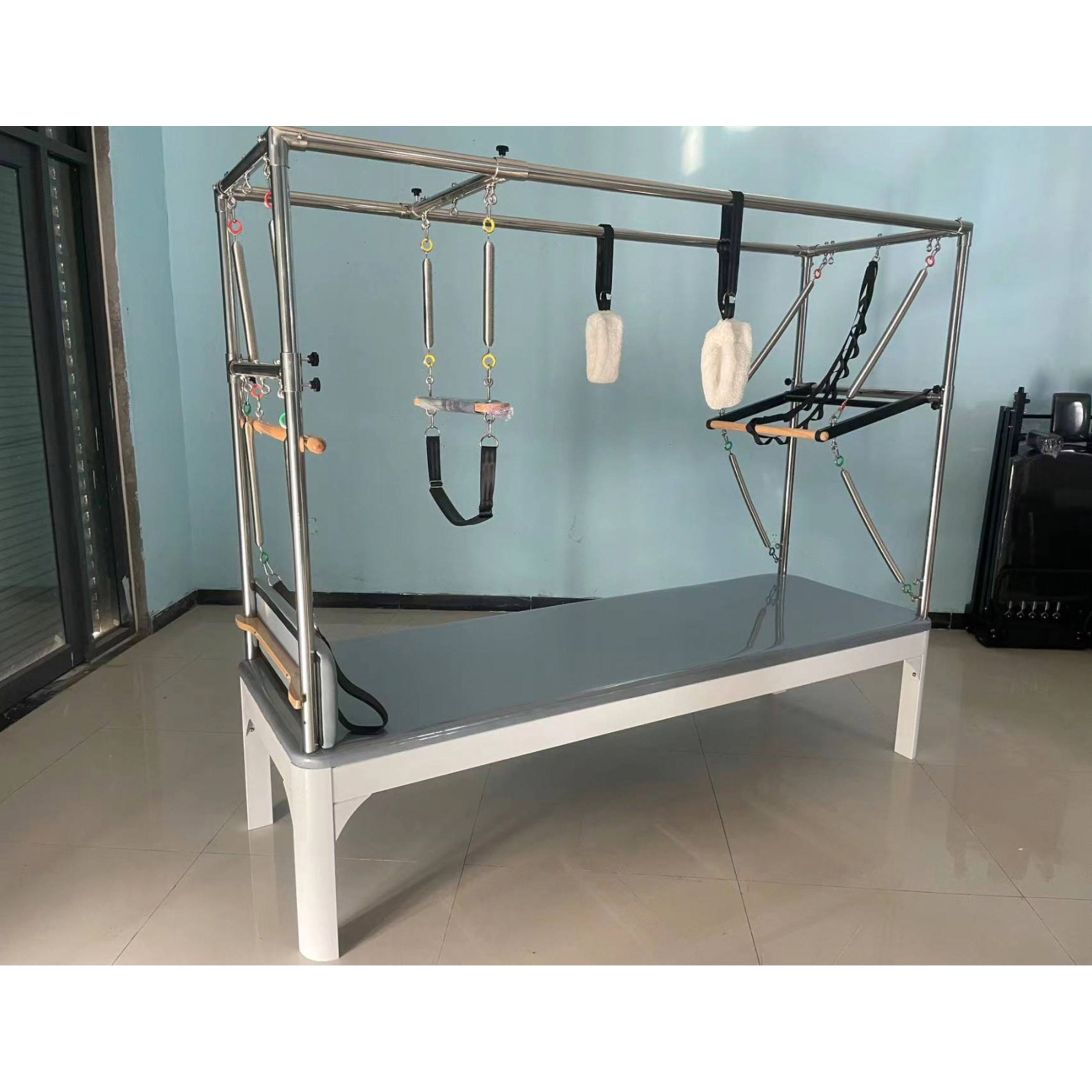 A round-legged white bed HS-406