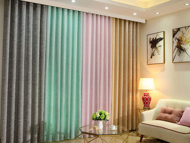 窗帘选什么颜色好看？用纯色还是拼色？不同装修风格，有不同选择