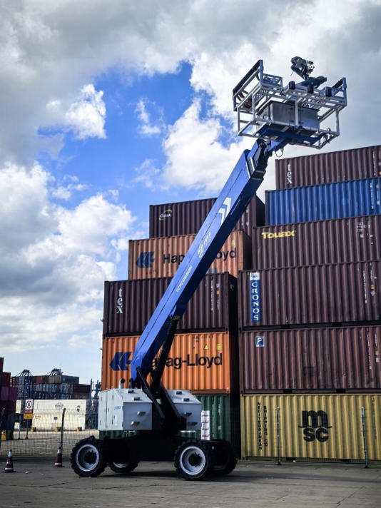 全球首创！太重集团高空作业机器人投入使用