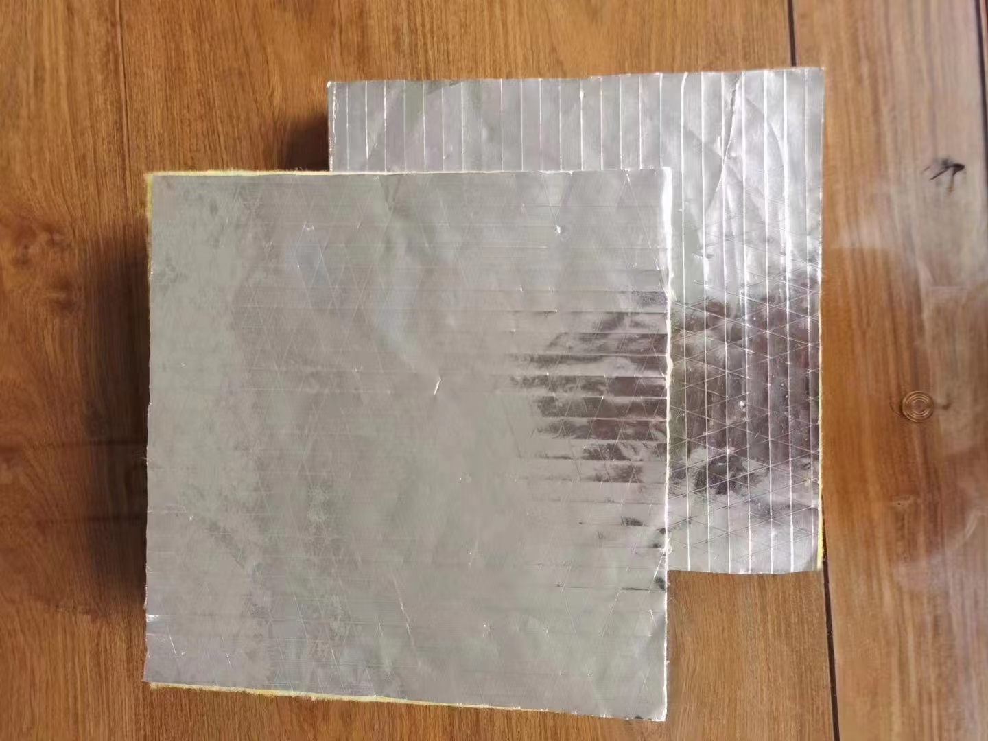 岩棉复合铝箔贴面