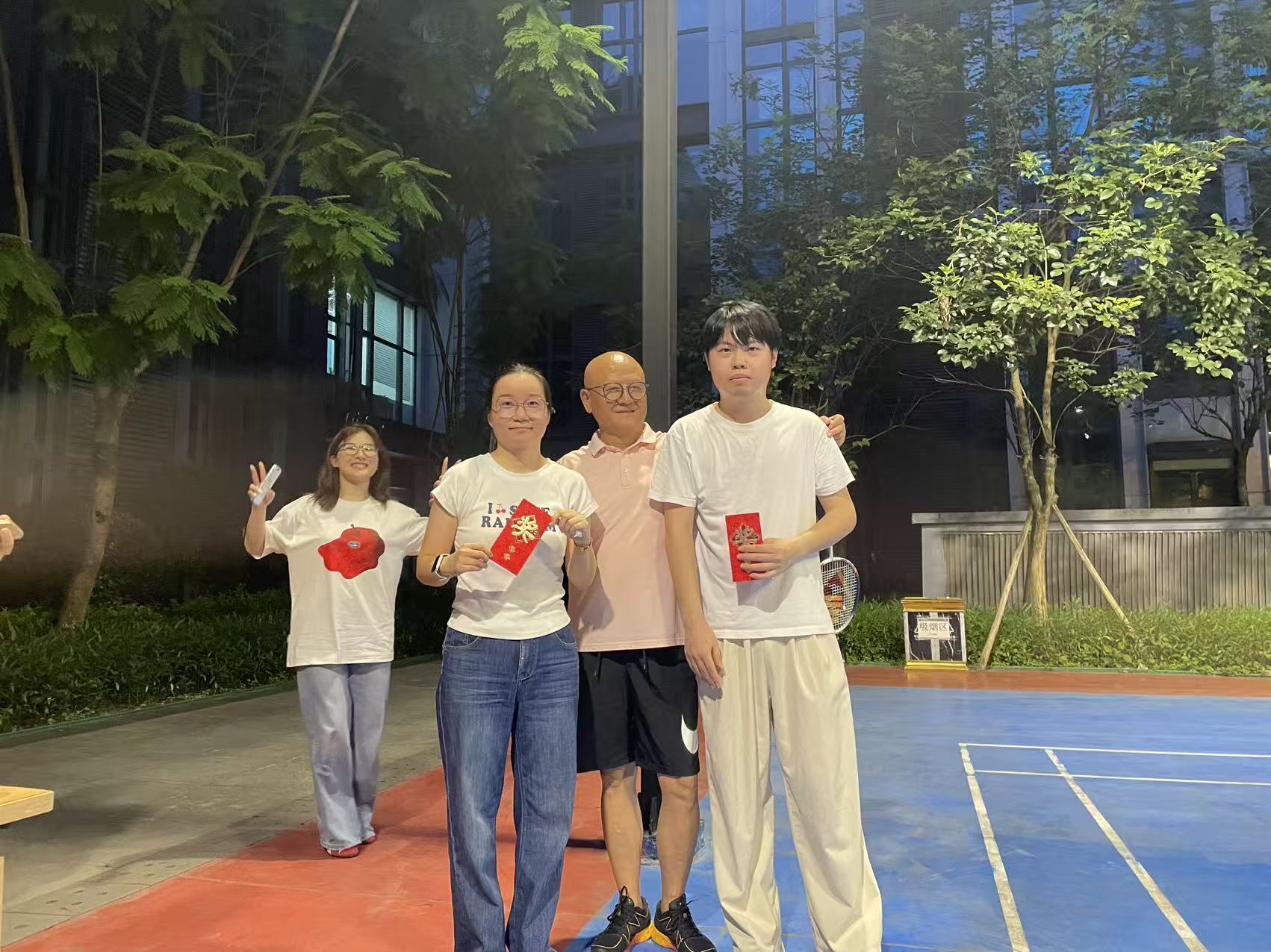 “致敬最可爱的人，健康羽你同行”夏季羽毛球比赛