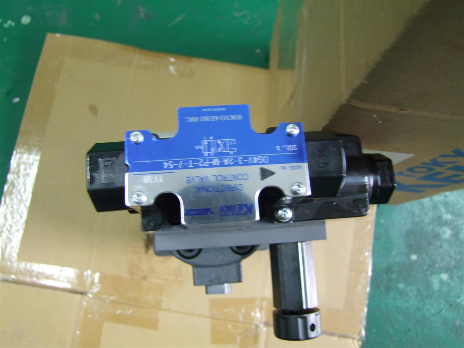日本TOKIMEC电磁阀DG4V-3-2A-M-P2-T-7-54