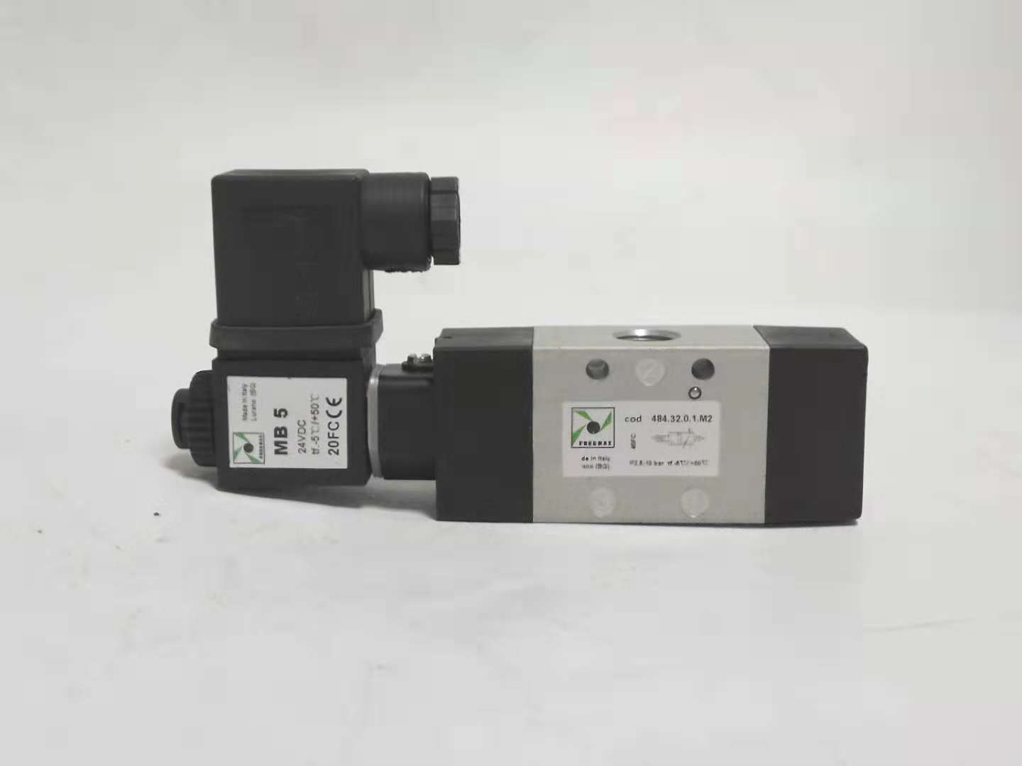 意大利PNEUMAX电磁阀484.32.0.1.M2