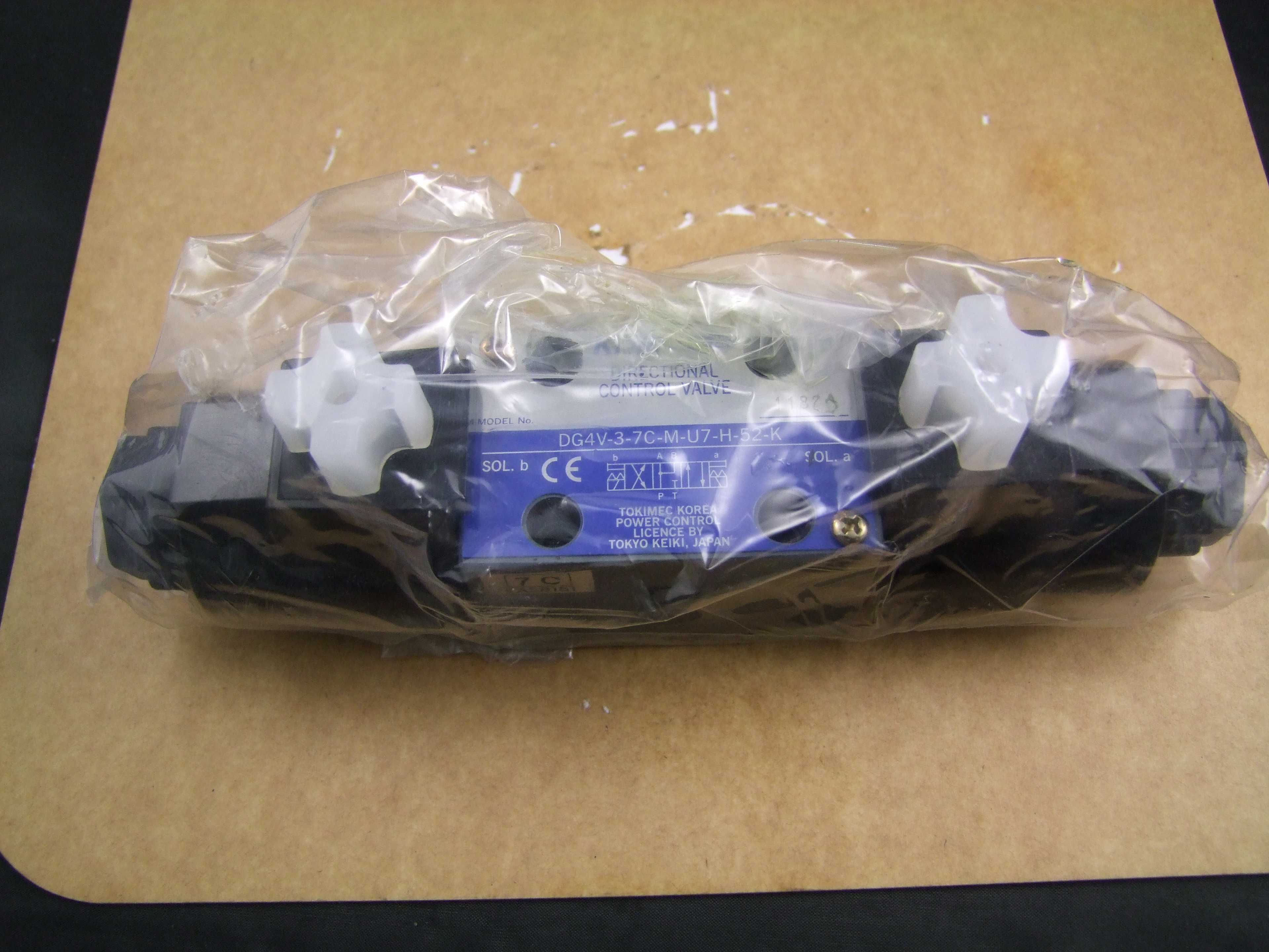 日本TOKIMEC电磁阀DG4V-3-7C-M-U7-H-52-K