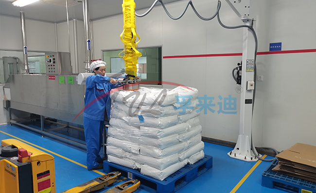 Single-Handed Palletizing for safer and more efficient bagged material handling.