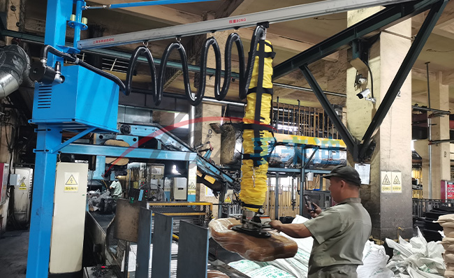 Vacuum Lifter Enhances Safety and Efficiency in Rubber Industry Handling
