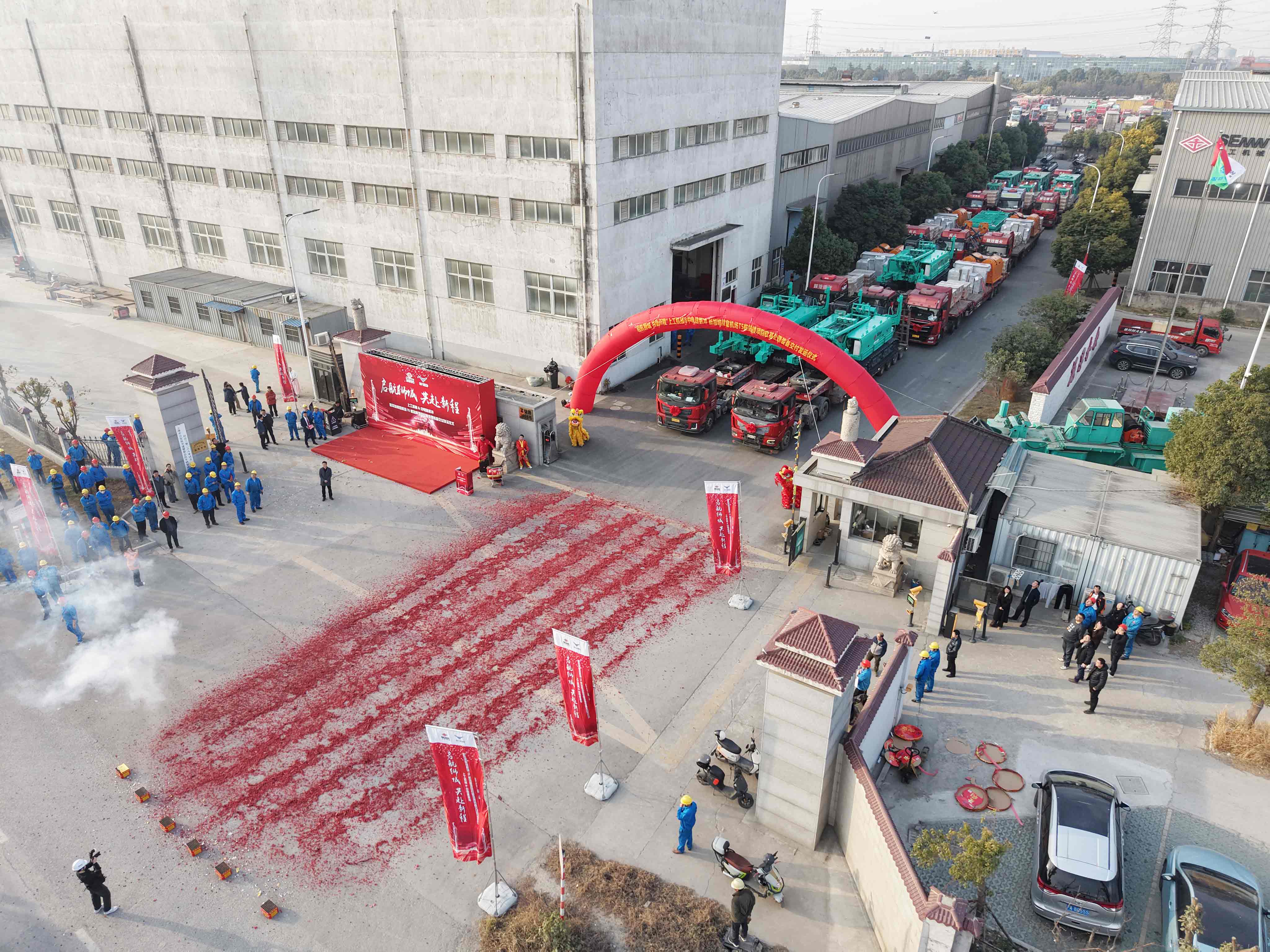 寒冬奏凯歌！上工机械软基处理装备出征“狮城”，助建世界级航空枢纽！