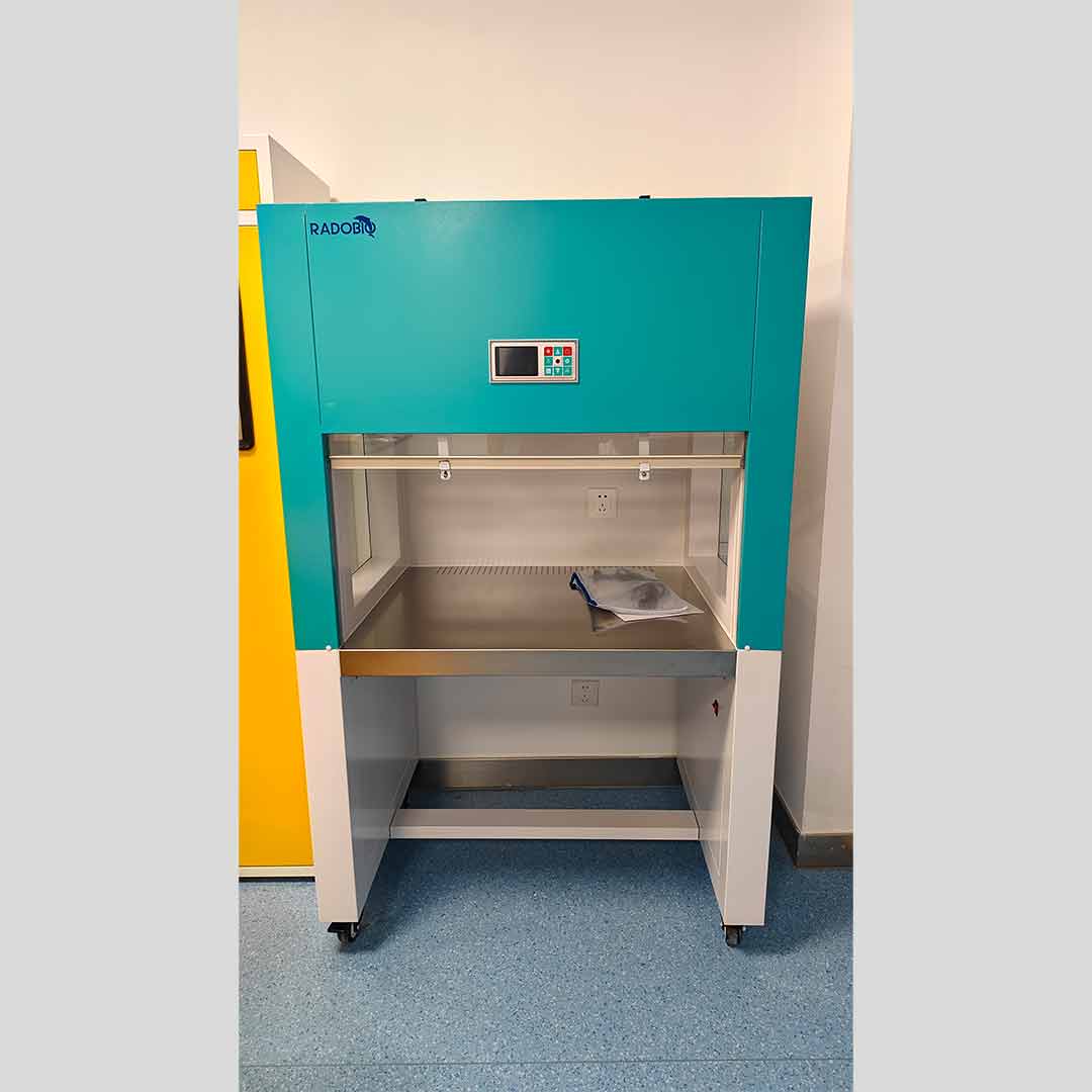 Herotherm 250R 生化培养箱+AirGuard 1000 洁净工作台 | 湖北中医药大学