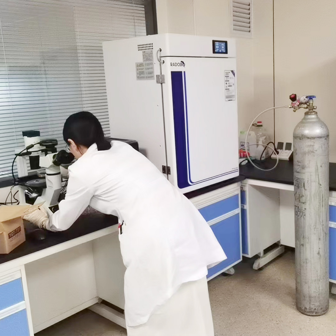 Herocell 180  二氧化碳培养箱 | 兰州大学第一附属医院