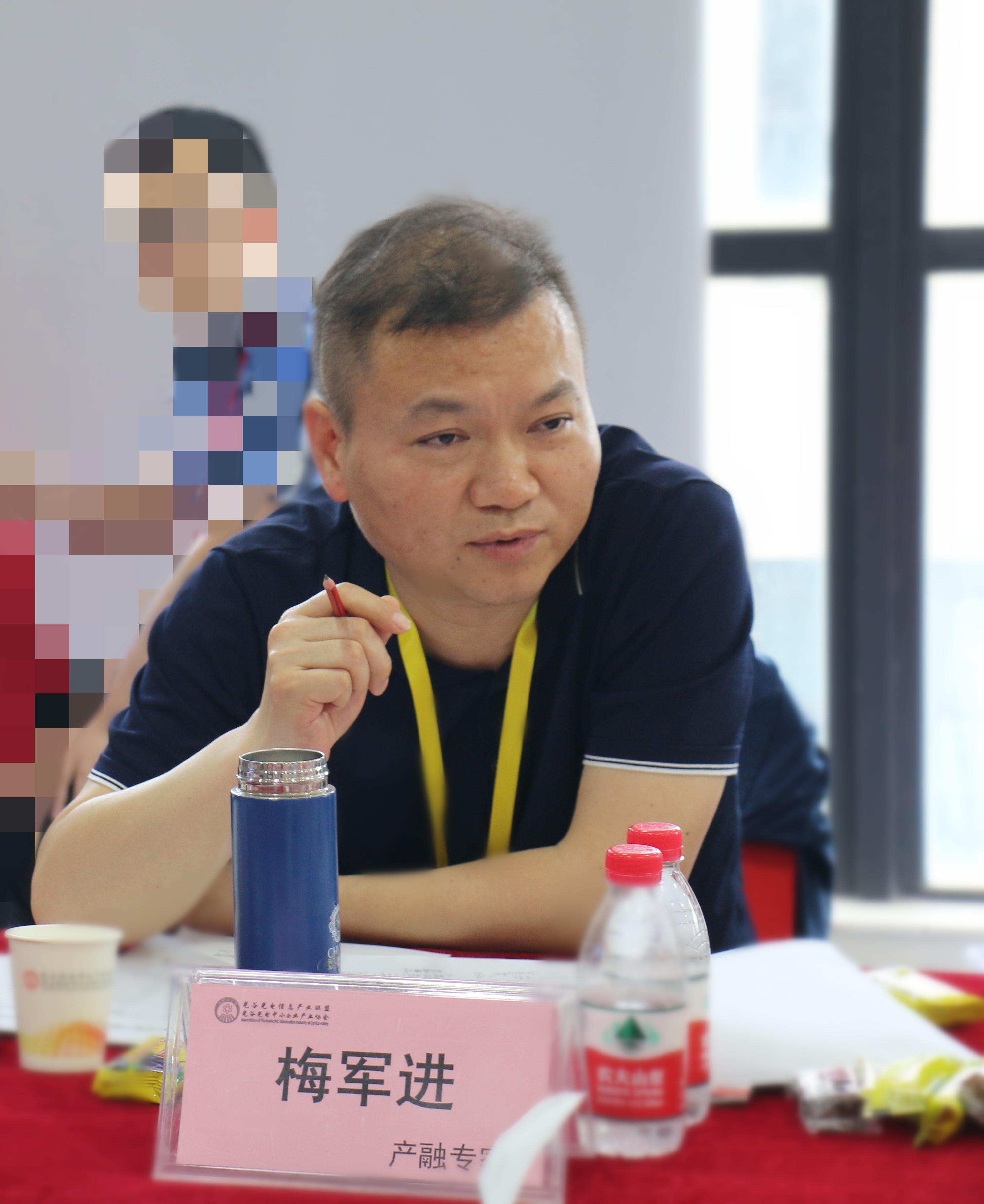 梅军进