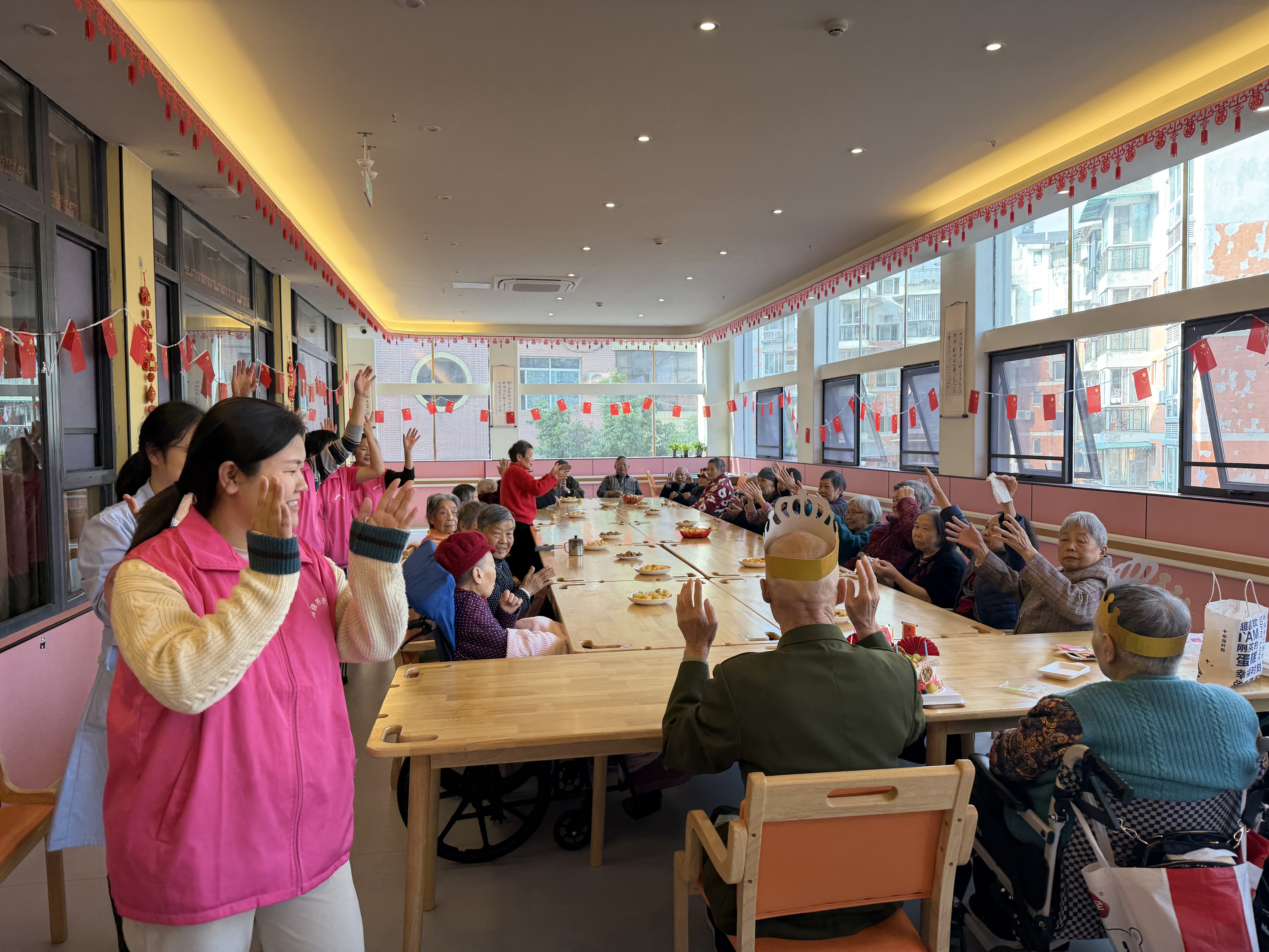 岁月如歌，喜乐相伴！颐锦11月寿星专属生日会圆满落幕
