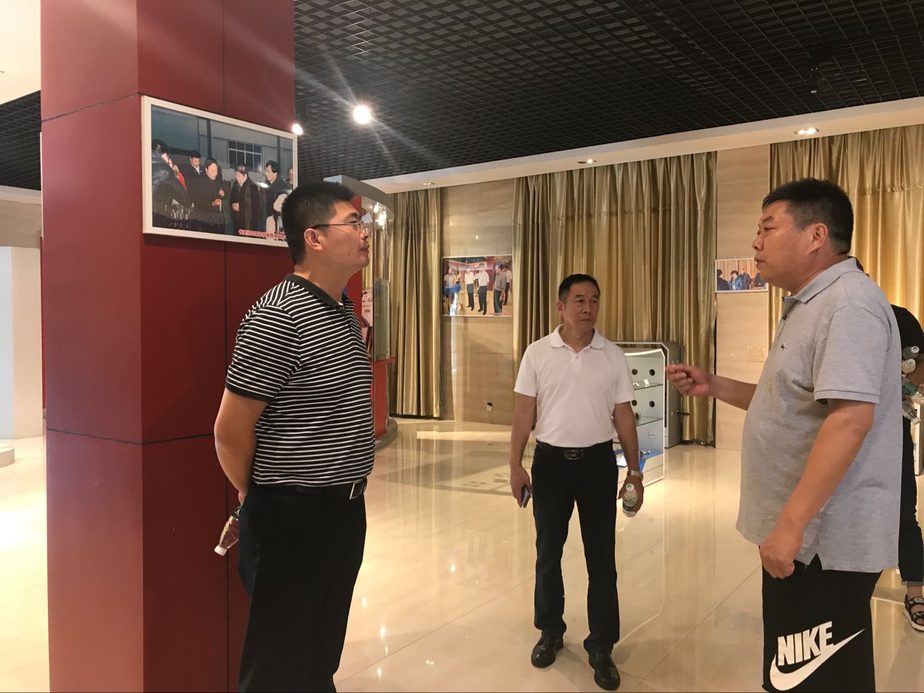 组织部领导检查党建工作